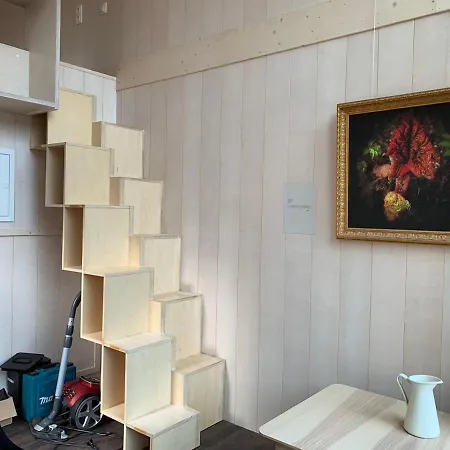 Art Garage Capsule hotel