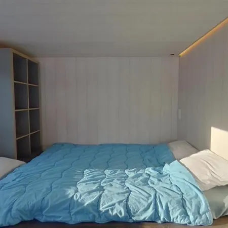 Art Garage Capsule hotel *