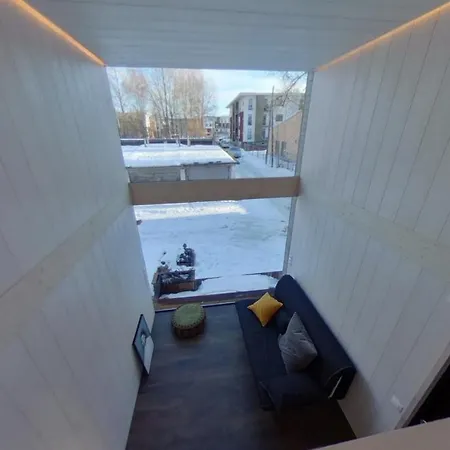 Capsule hotel Art Garage *